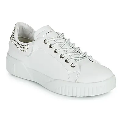 Café Noir THINA women's Shoes (Trainers) in White