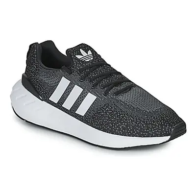 Adidas SWIFT RUN 22 men's Shoes (Trainers) in Black