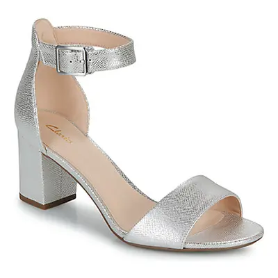 Clarks DEVA MAE women's Sandals in Silver