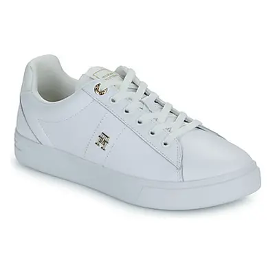 Tommy Hilfiger ESSENTIAL ELEVATED COURT SNEAKER women's Shoes (Trainers) in White