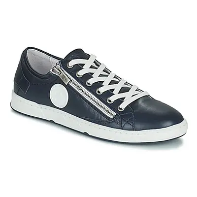 Pataugas JESTER women's Shoes (Trainers) in Blue