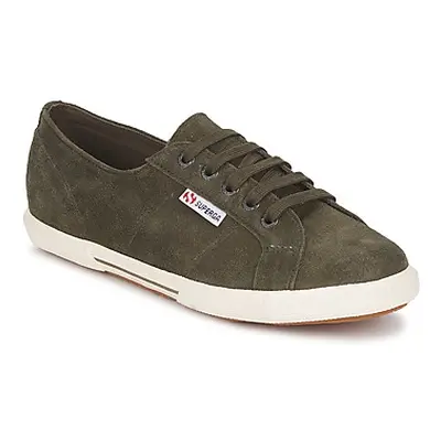 Superga 2950 men's Shoes (Trainers) in Kaki