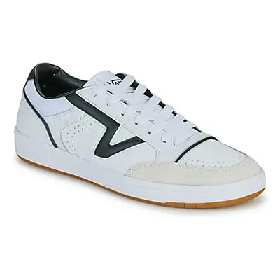 Vans Lowland CC JMP R COURT men's Shoes (Trainers) in White