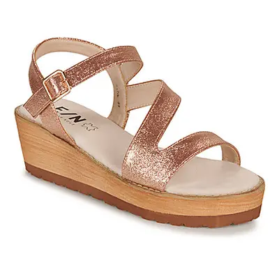 Elue par nous NEBORE women's Sandals in Gold