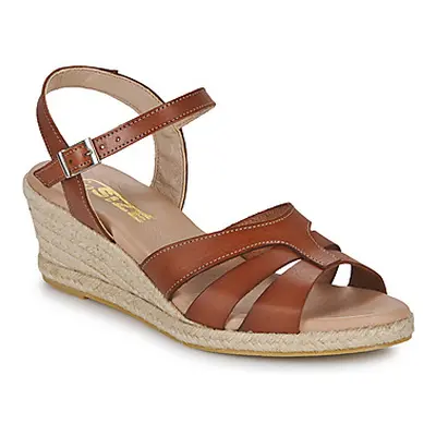 So Size ELIZA women's Sandals in Brown