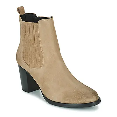 Betty London PATIS women's Low Ankle Boots in Beige