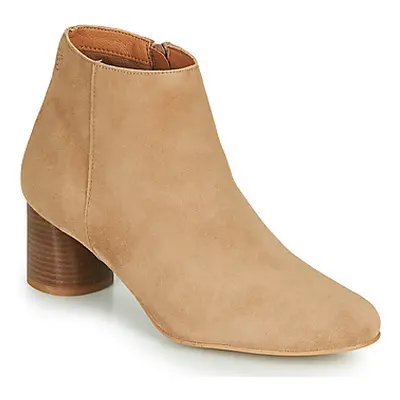 Betty London NILOVE women's Low Ankle Boots in Beige