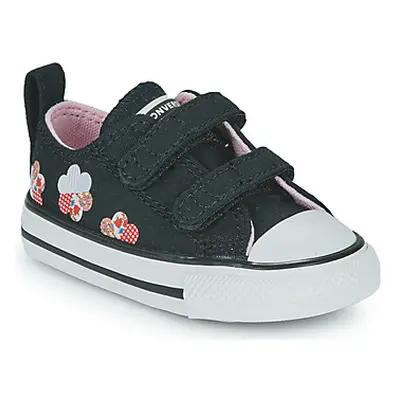 Converse CHUCK TAYLOR ALL STAR 2V OX girls's Children's Shoes (Trainers) in Black