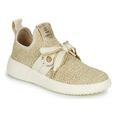 Armistice VOLT ONE W women's Shoes (Trainers) in Beige