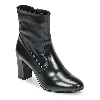 Steve Madden AVENUE women's Low Ankle Boots in Black