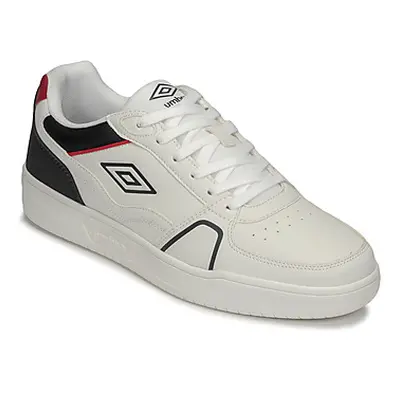 Umbro UM PABLO men's Shoes (Trainers) in White