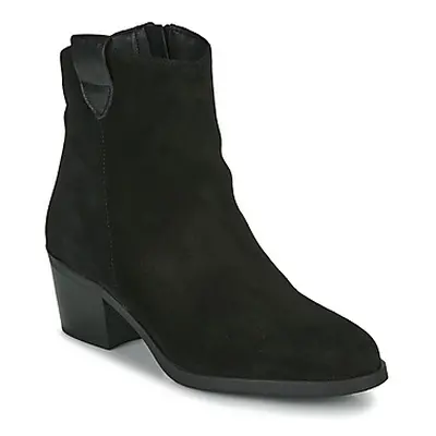 Betty London BIOUTI women's Low Ankle Boots in Black