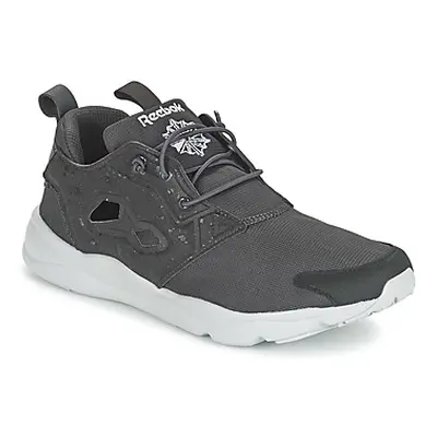 Reebok Classic FURYLITE SP men's Shoes (Trainers) in Grey