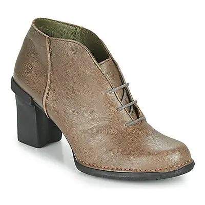 El Naturalista CAPRETTO women's Low Ankle Boots in Brown