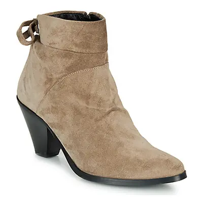 Regard RAKAF V3 CRTE VEL SILKY women's Low Ankle Boots in Beige