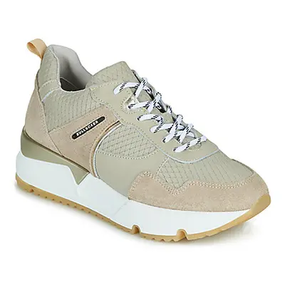 Bullboxer 323015E5C women's Shoes (Trainers) in Beige