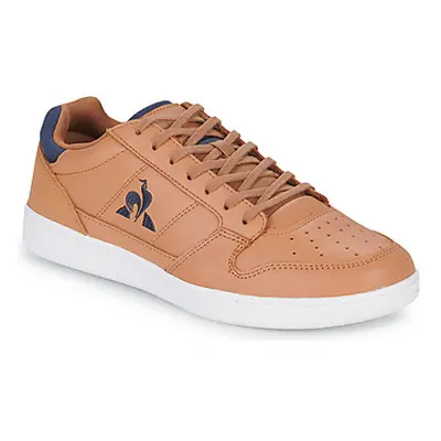 Le Coq Sportif BREAKPOINT TWILL men's Shoes (Trainers) in Brown