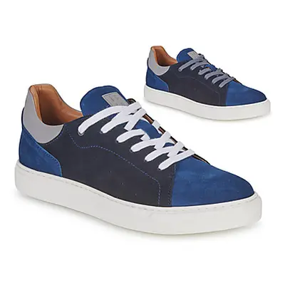 Pellet JOSEPH men's Shoes (Trainers) in Marine