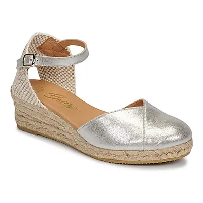 Betty London INONO women's Espadrilles / Casual Shoes in Silver