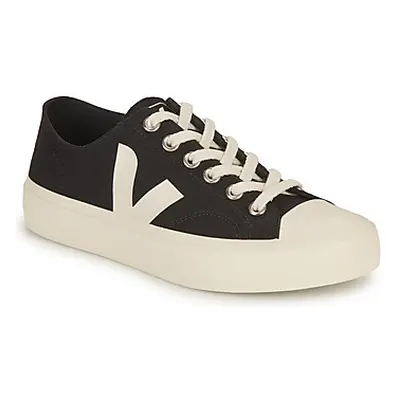 Veja WATA II LOW men's Shoes (Trainers) in Black