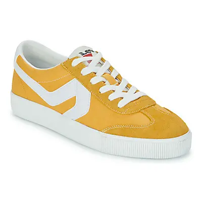 Levis SNEAK men's Shoes (Trainers) in Yellow