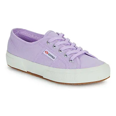 Superga 2750 COTON women's Shoes (Trainers) in Purple