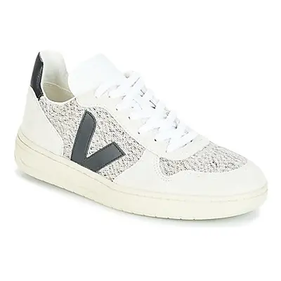 Veja V-10 men's Shoes (Trainers) in White