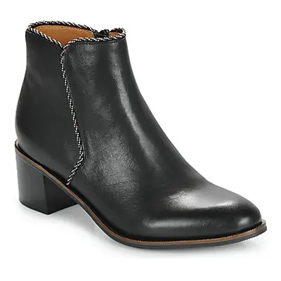 Mam'Zelle TIGLON women's Low Ankle Boots in Black