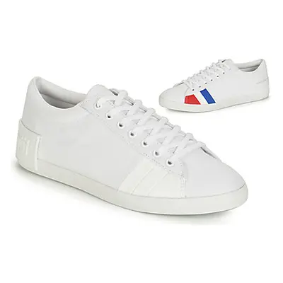 Le Coq Sportif FLAG women's Shoes (Trainers) in White