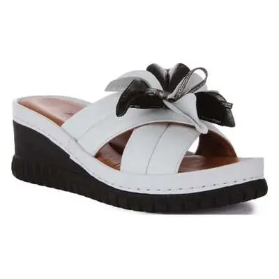 Justinreess England Womens Wedge Flower White Leather Sandals women's Sandals in White