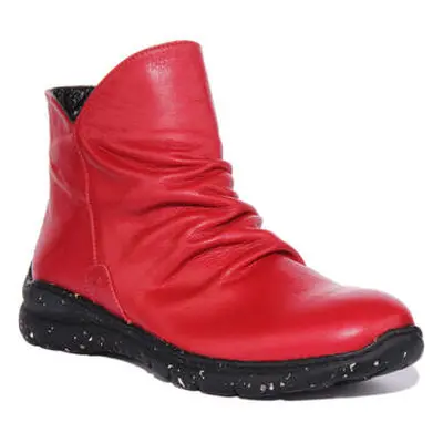 Justinreess England Womens Supersoft Ankle Boots women's Boots in Red