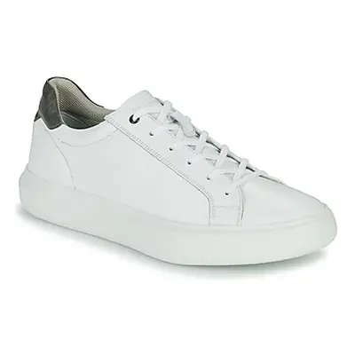 Geox U DEIVEN B men's Shoes (Trainers) in White