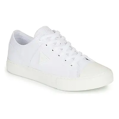 Guess PRANZE women's Shoes (Trainers) in White