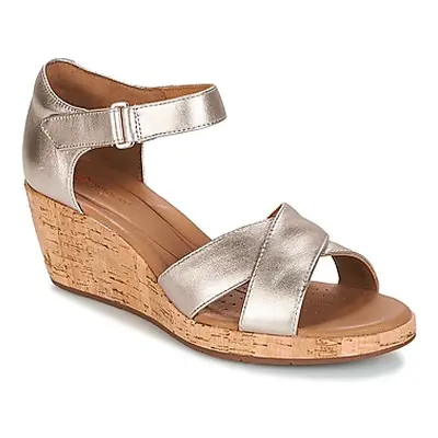 Clarks UN PLAZA CROSS women's Sandals in Gold