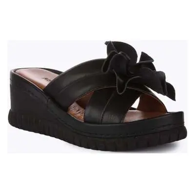 Justinreess England Womens Wedge Black Leather Flower Sandals women's Sandals in Black