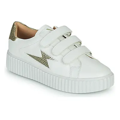 Vanessa Wu SUROIT women's Shoes (Trainers) in White