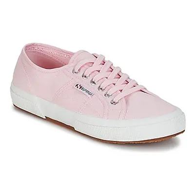 Superga 2750 COTU CLASSIC women's Shoes (Trainers) in Pink