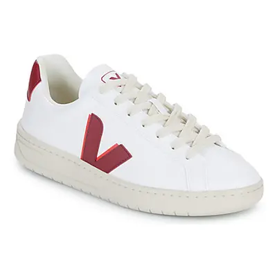 Veja URCA W women's Shoes (Trainers) in White