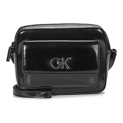 Calvin Klein Jeans RE-LOCK CAMERA BAG_SHINY women's Shoulder Bag in Black