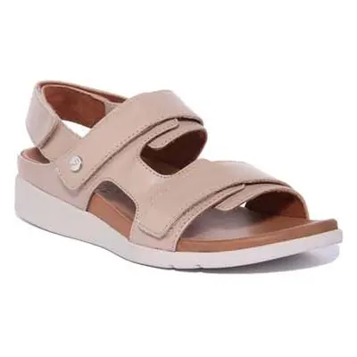 Strive Aruba women's Sandals in Brown