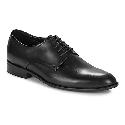 So Size MANUELA men's Casual Shoes in Black