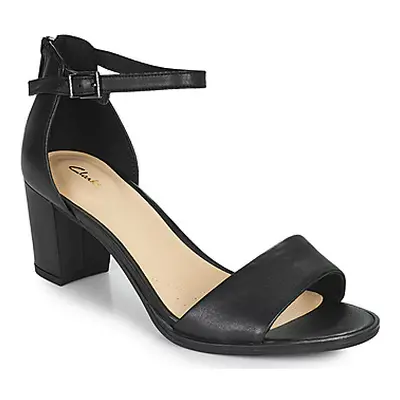 Clarks KAYLIN60 2PART women's Court Shoes in Black