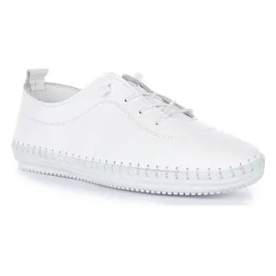 Justinreess England Lexi Gents White For Men men's Slip-ons (Shoes) in White