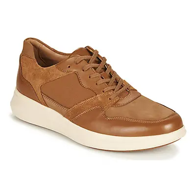 Clarks UN GLOBE RUN men's Shoes (Trainers) in Brown