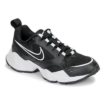 Nike AIR HEIGHTS W women's Shoes (Trainers) in Black