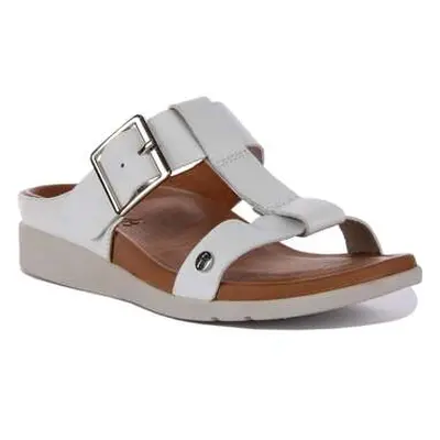 Strive Santorini II women's Sliders in White