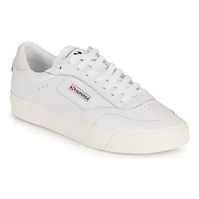 Superga 3843 NEW CLUB S UP COMFORT LEATHER men's Shoes (Trainers) in White