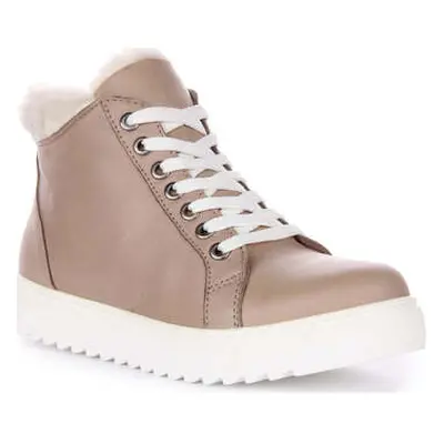 Justinreess England Leona women's Trainers in Beige