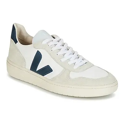 Veja V-10 men's Shoes (Trainers) in White