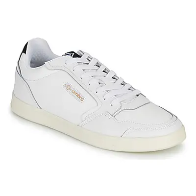 Umbro KYLER men's Shoes (Trainers) in White